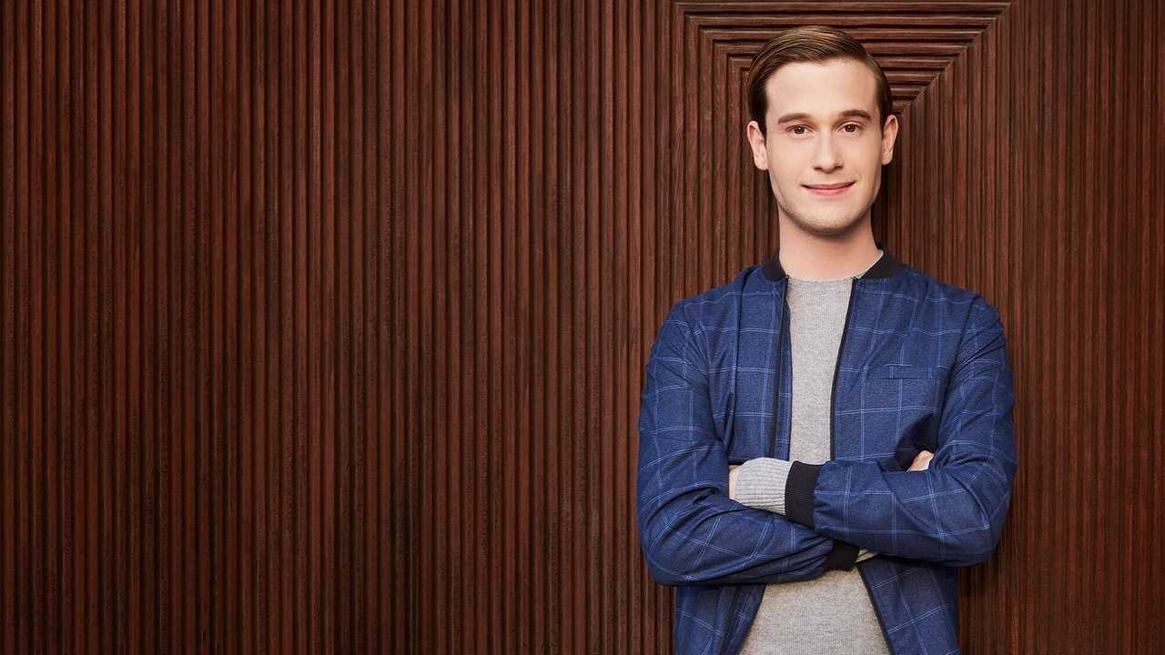 EN - Hollywood Medium With Tyler Henry (2016) (US) 0
