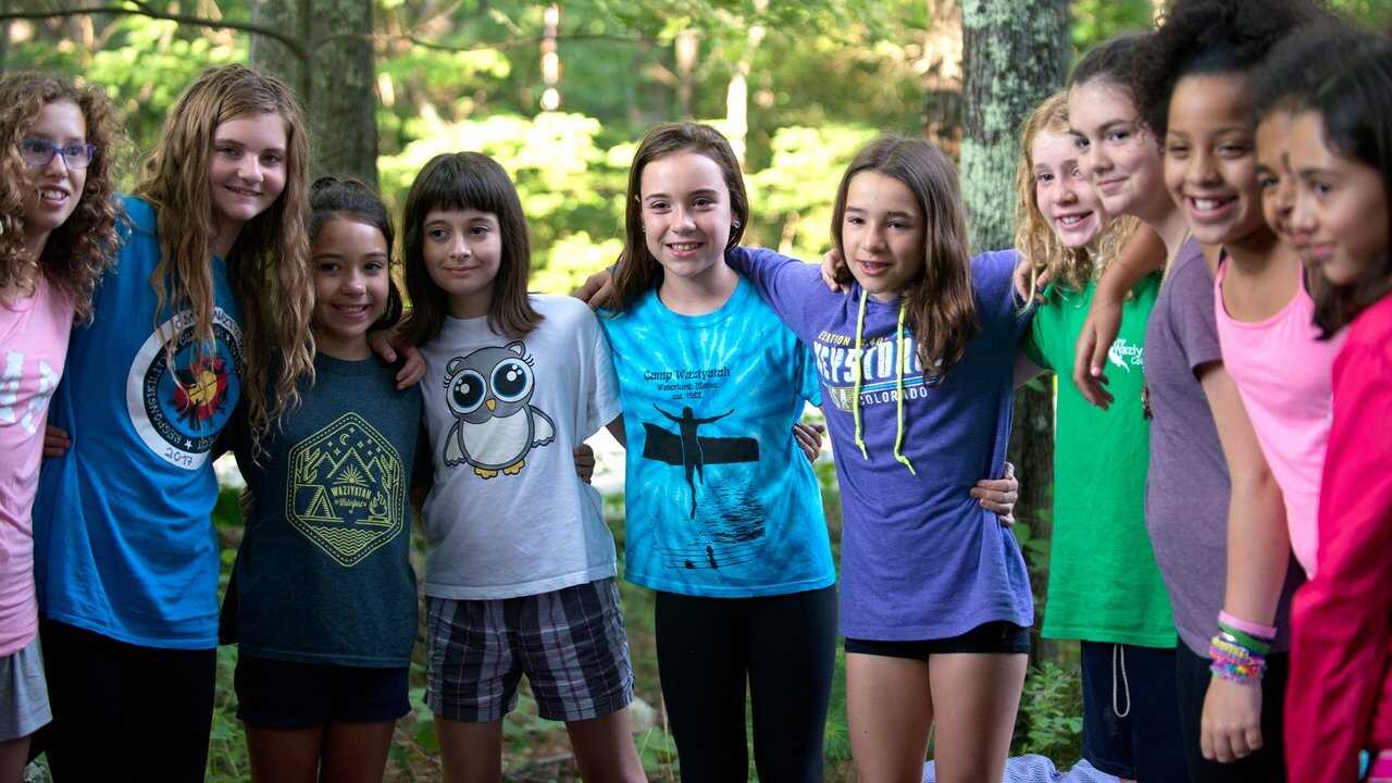 D+ - Bug Juice: My Adventures At Camp (2018) 2