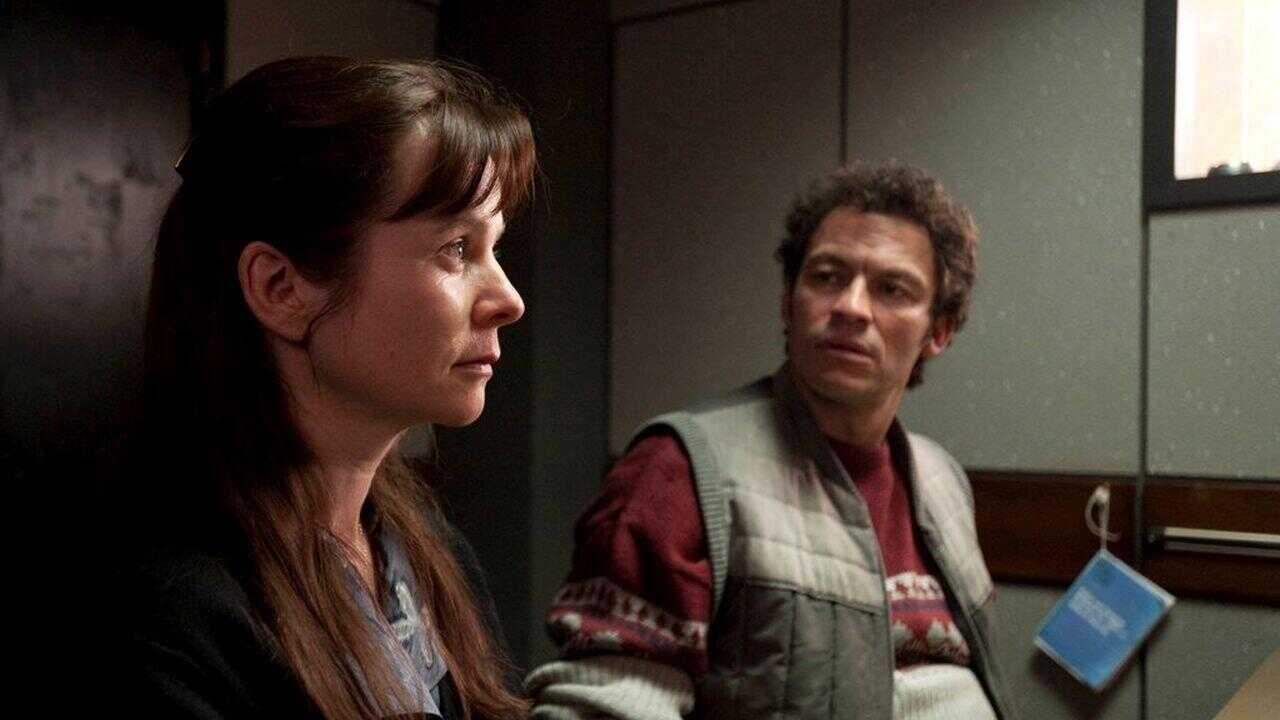 EN - Appropriate Adult (2011) 0