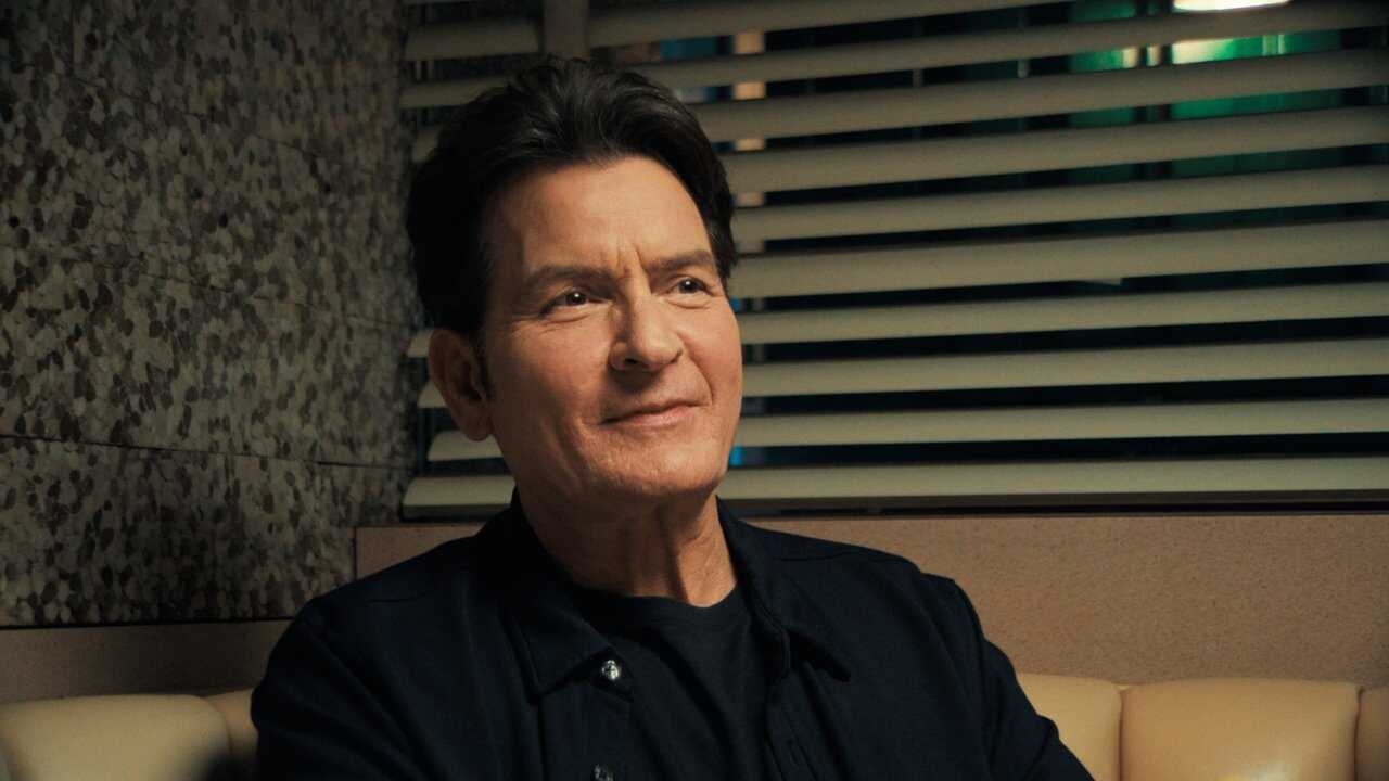 ES - Alias Charlie Sheen (2025) (US) 4