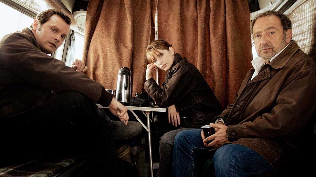 ES - La estación de las chicas perdidas (2025) (FR) 3