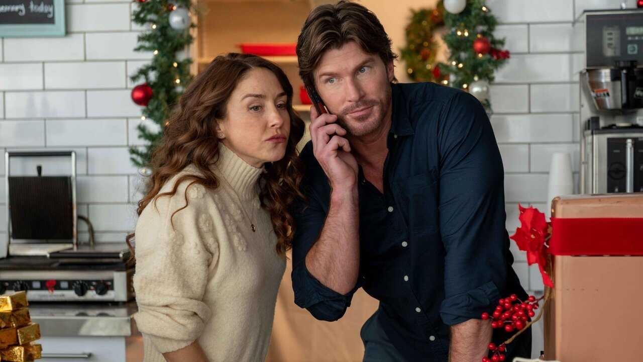 Christmas, Love and Fudge 0