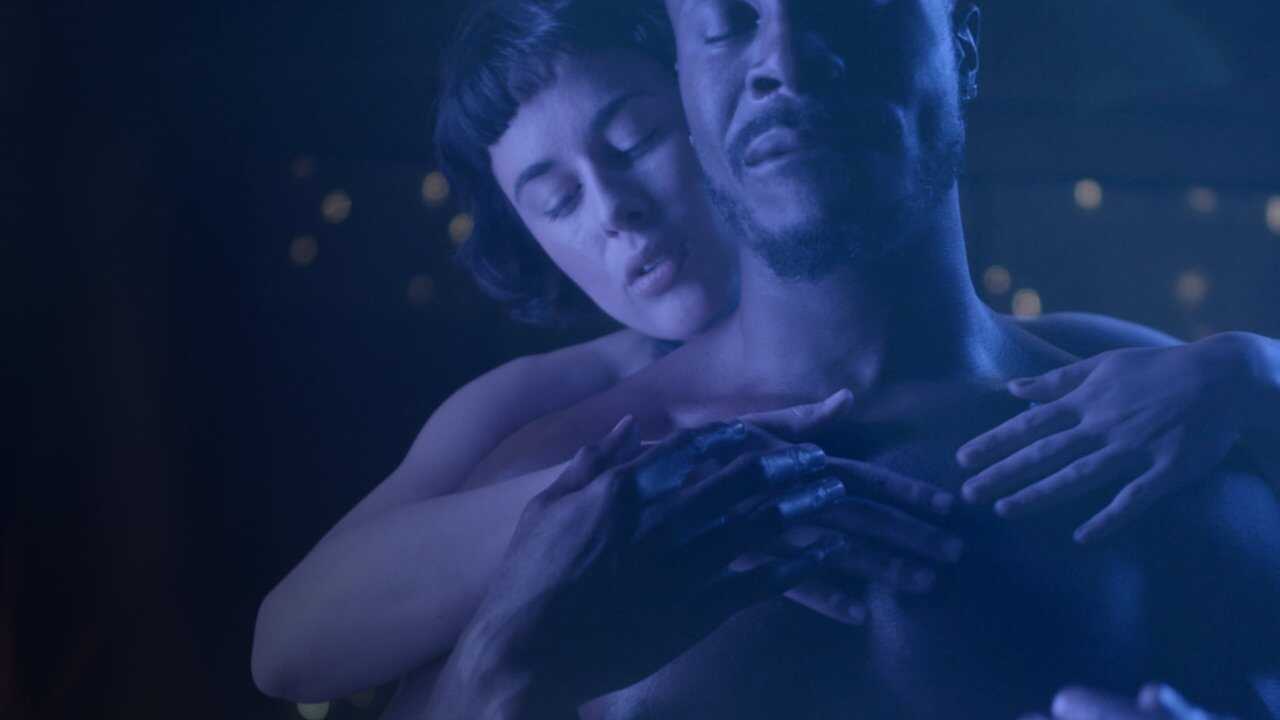 IN - Sex Life 2021 0