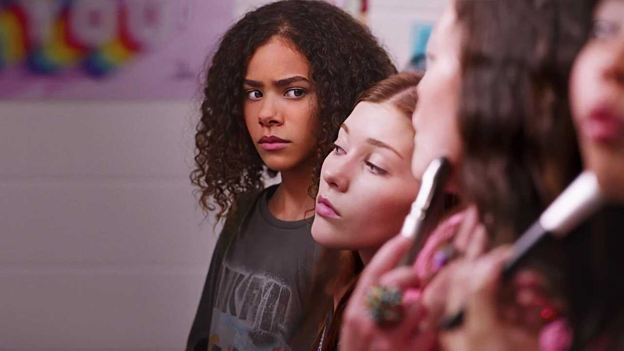 EN - Ginny & Georgia (2021) 3