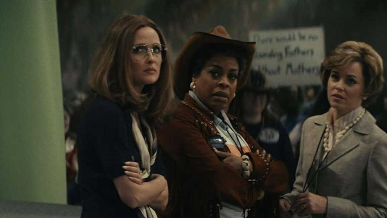 DE - Mrs. America (2020) 3