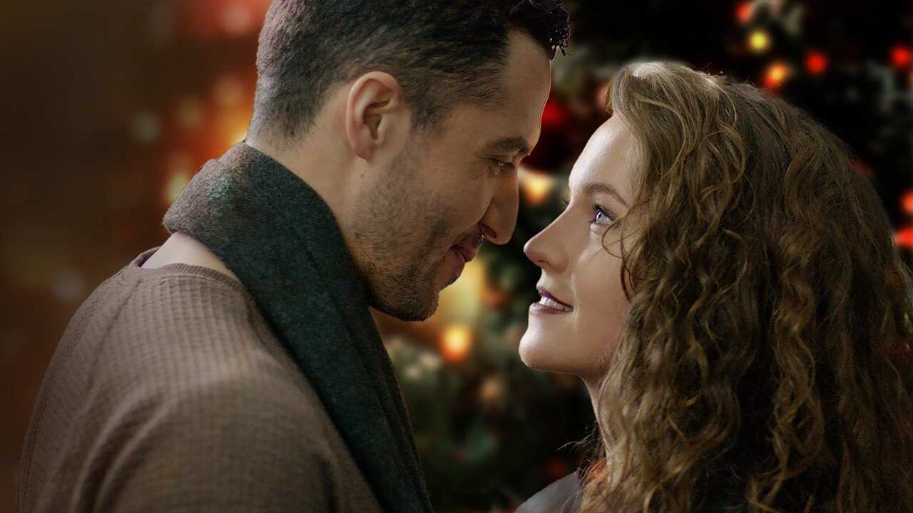 Mistletoe & Molly 0