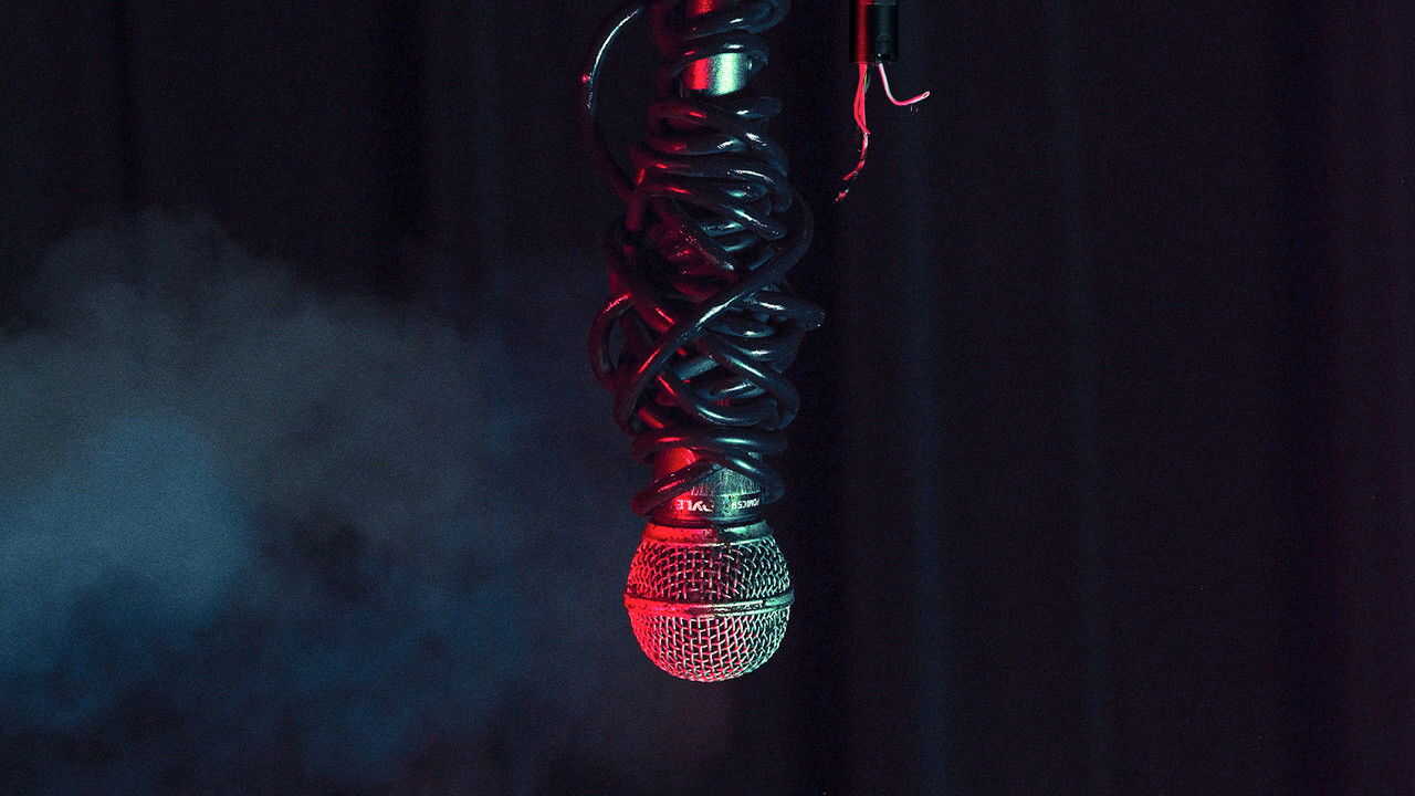 EN - Dark Side Of Comedy (2022) 3