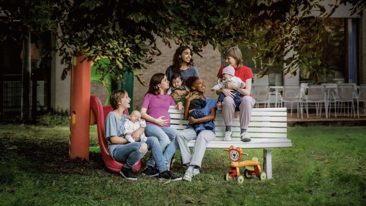 Jeunes mères (2025) 0