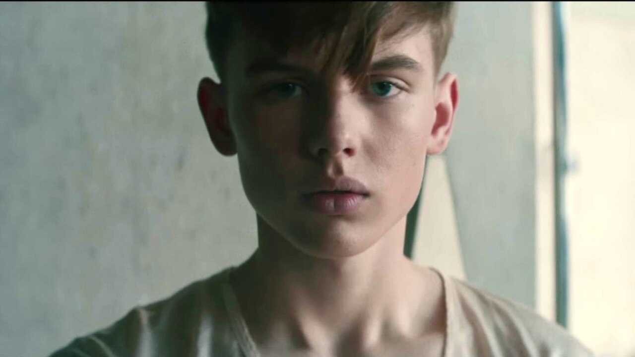 Doskonałość (2019) 0