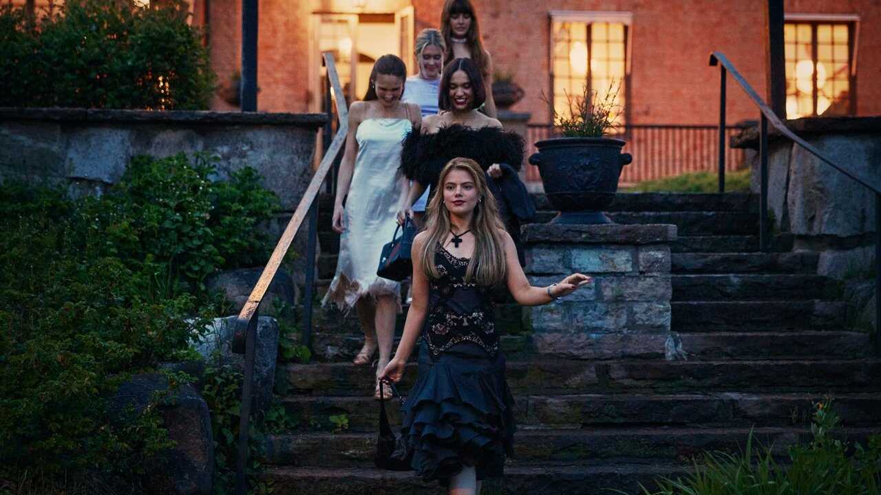 AR - Barracuda Queens (2025) 1