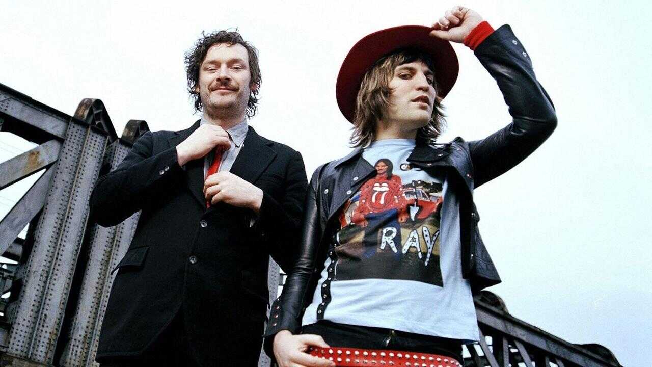 EN - The Mighty Boosh (2004) 0
