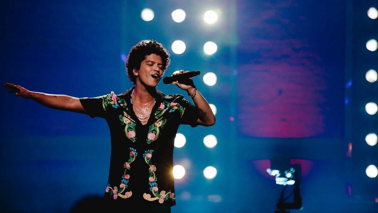 Bruno Mars: 24K Magic Live at the Apollo (2017) 0