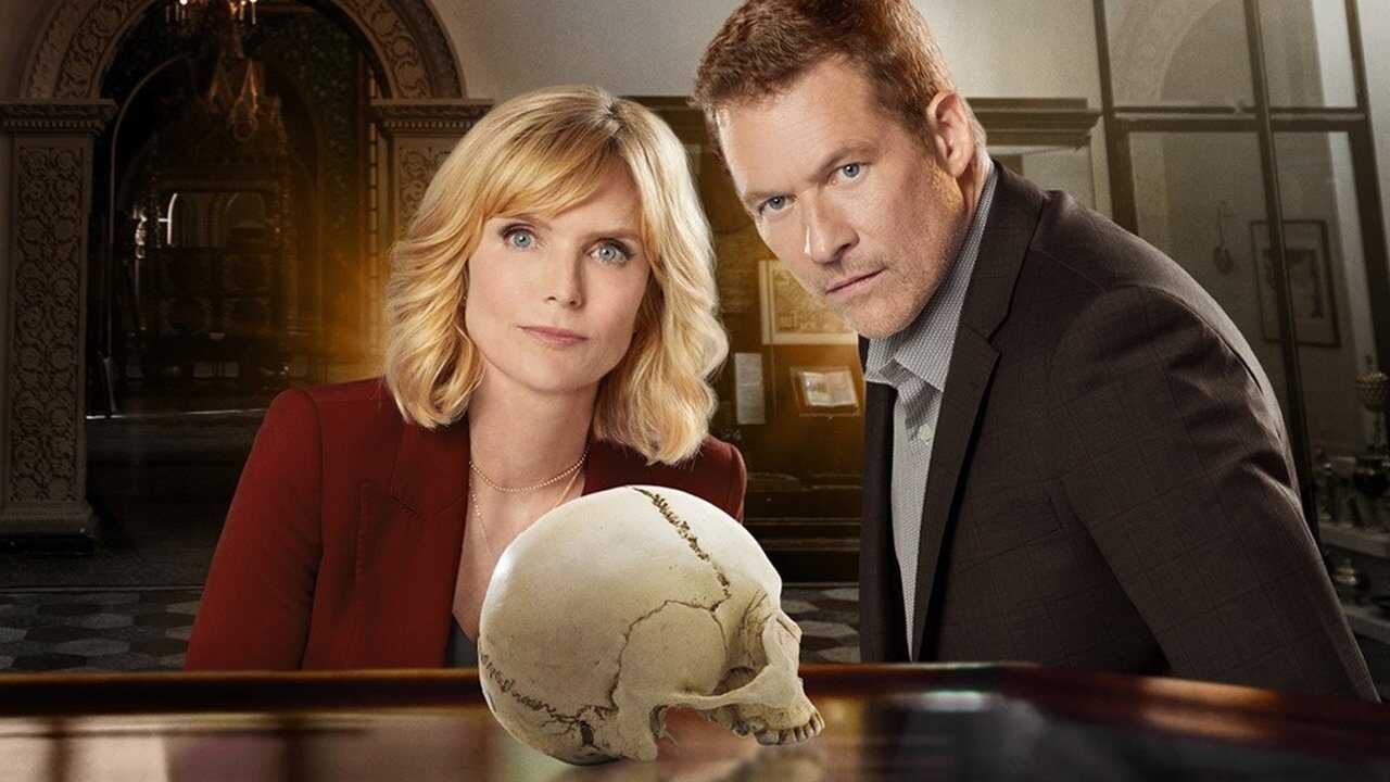 Emma Fielding Mysteries: More Bitter Than Death 0