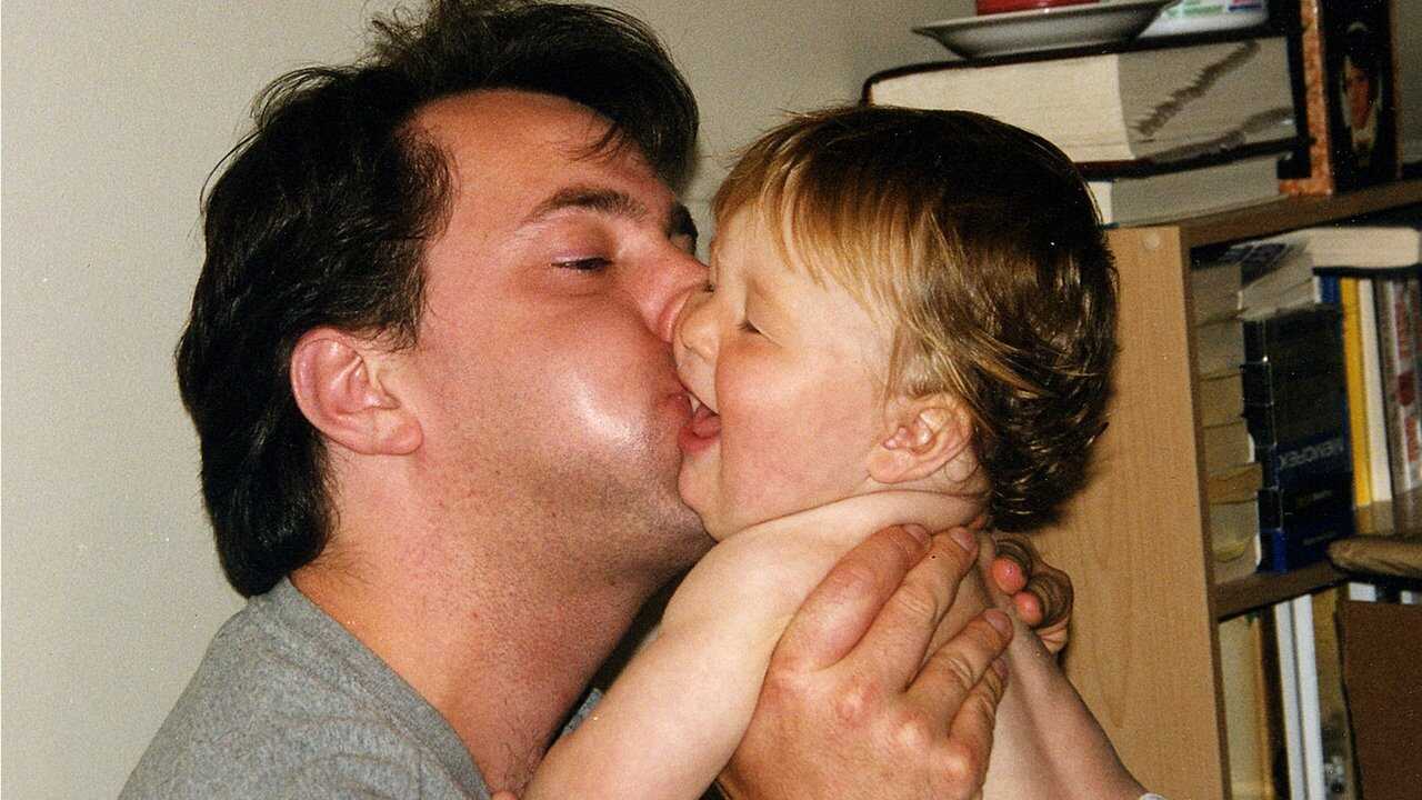 Dear Zachary: A Letter to a Son About His Father 0