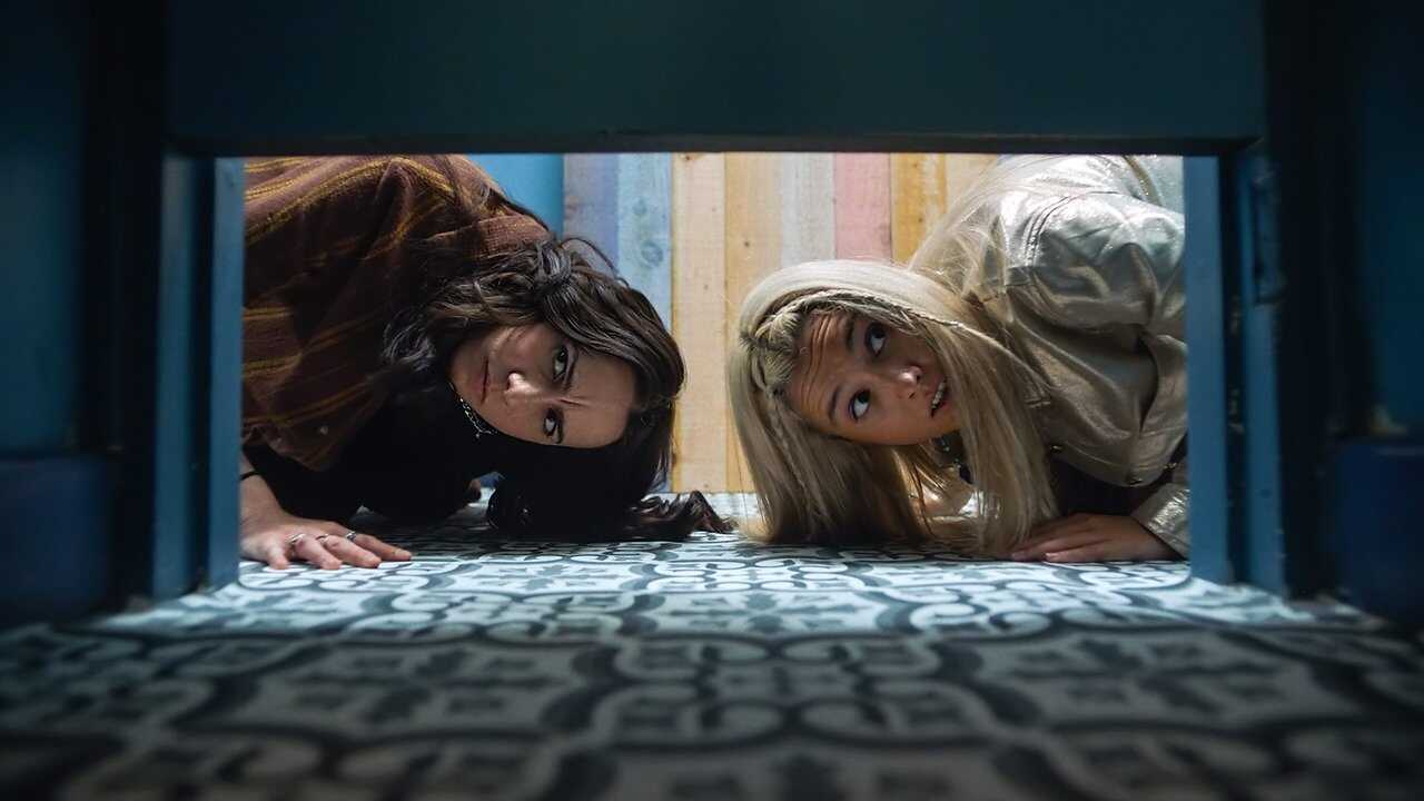 ES - Such Brave Girls (2023) 2