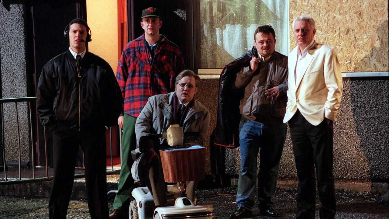 EN - Phoenix Nights (2001) 0