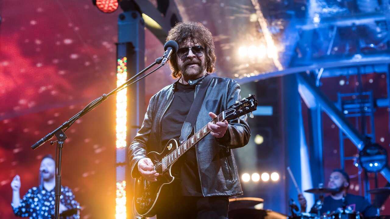 Jeff Lynne's ELO: Wembley or Bust (2017) 0