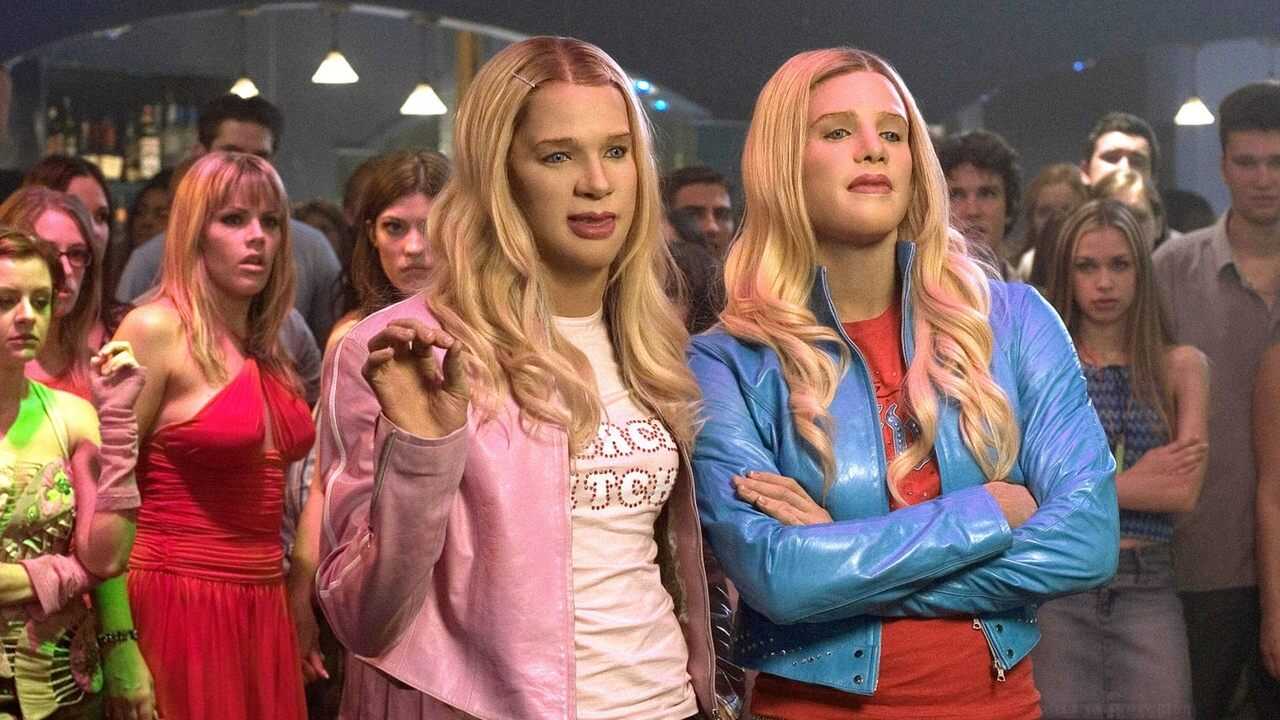 Dos rubias de pelo en pecho (2004) 0