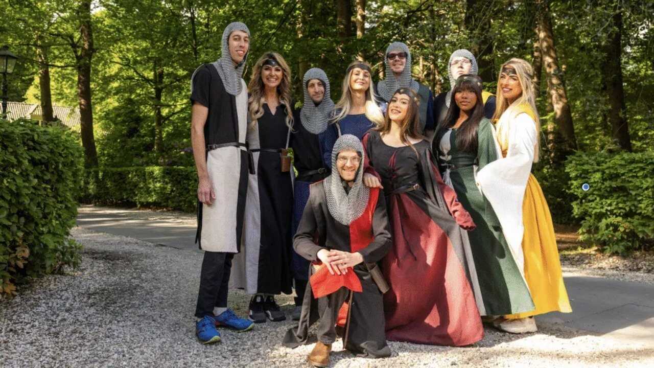 NL - BEAUTY AND THE GEEK (2025) 0