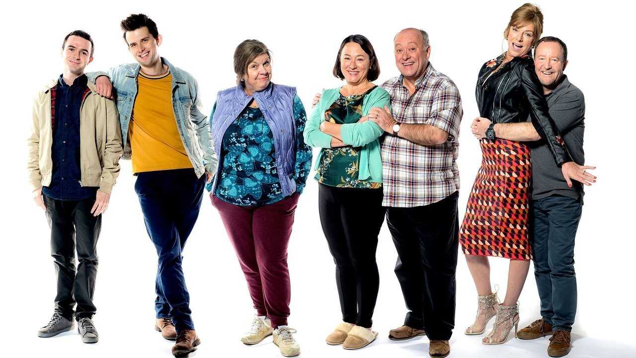 EN - Two Doors Down (2016) 3