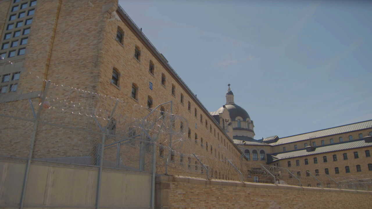 QFR - En prison (2017) (CA) 0