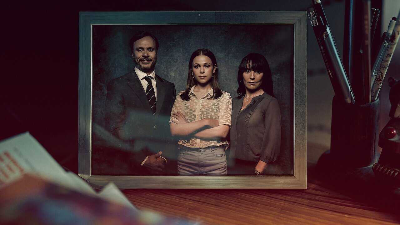 FR - Une famille presque normale 0