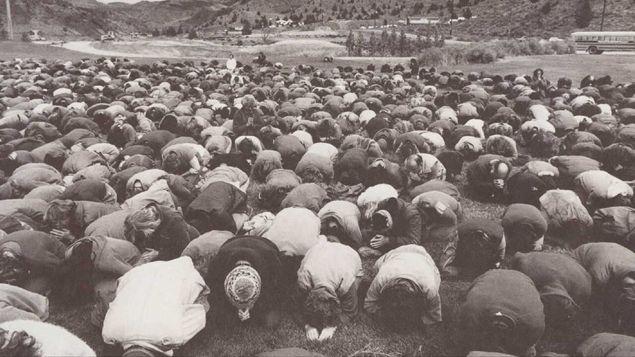 EN - Wild Wild Country (2018) 3