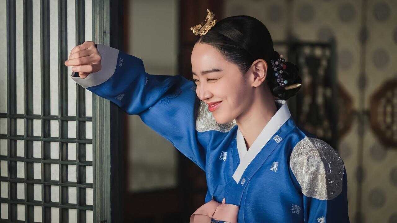 IN - Mr. Queen (2020) 1
