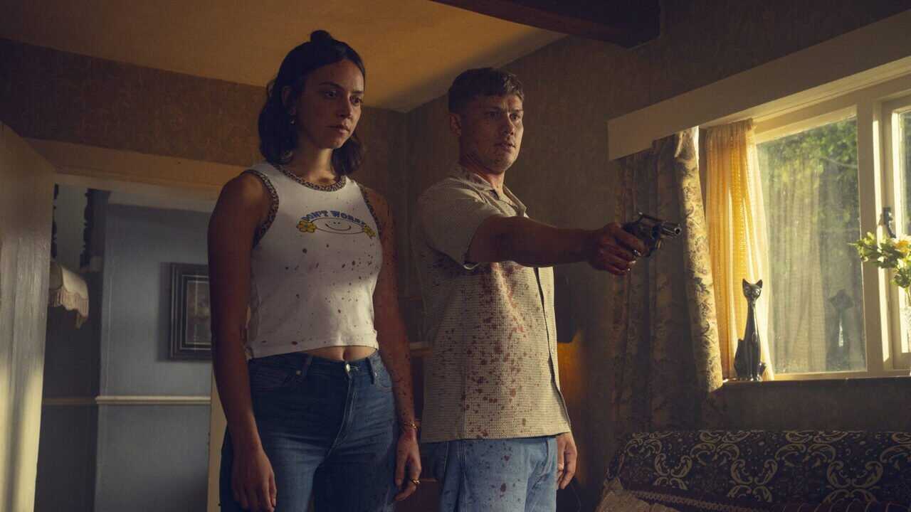 EN - Run Away (2026) (GB) 1