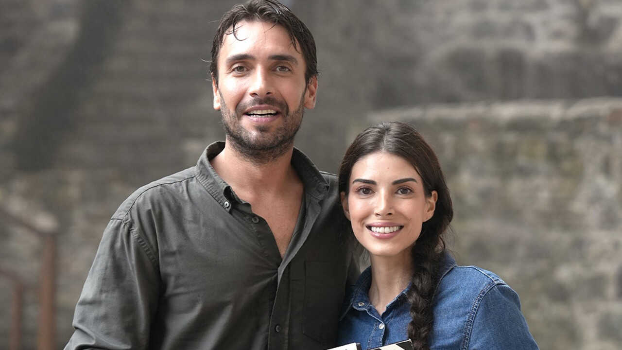 EN - Tasacak Bu Deniz - Deep in Love (2025) (TR) 1