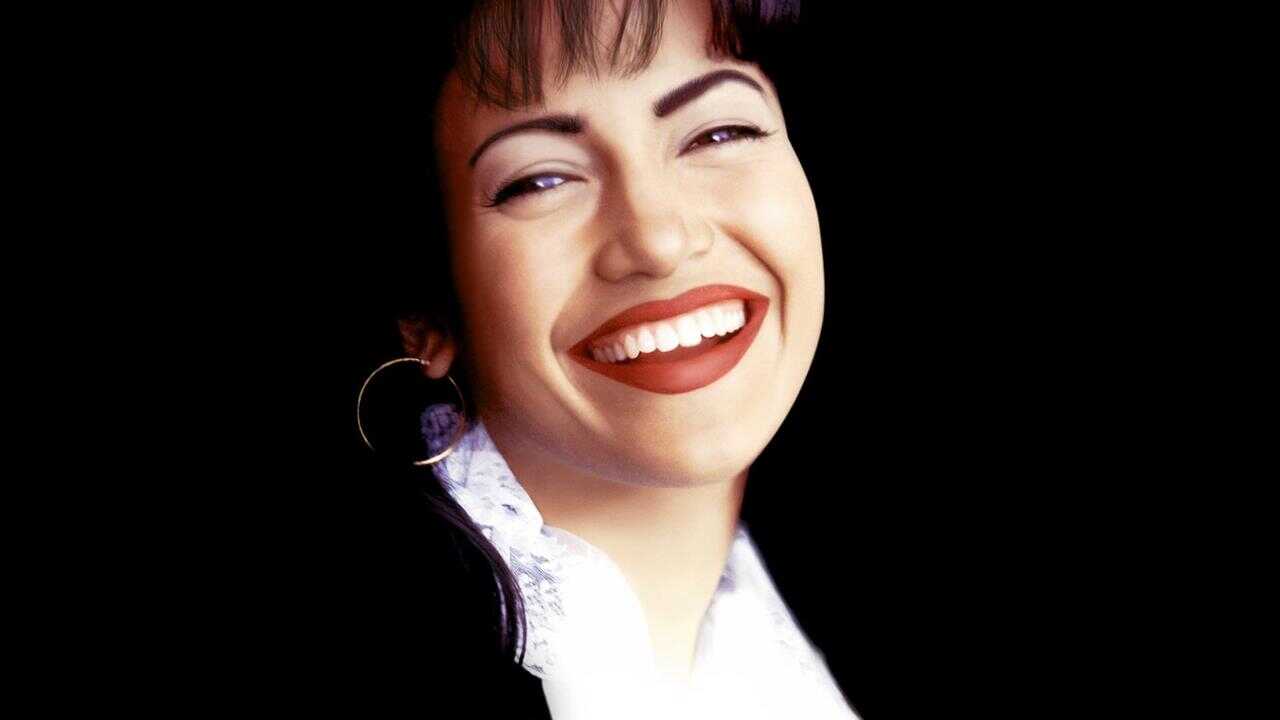 Selena 0