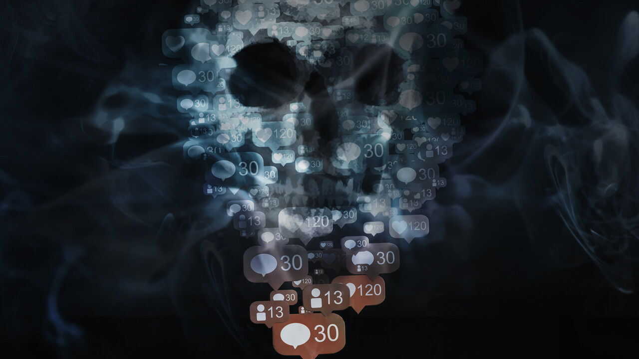 EN - Trending Fear (2019) 1