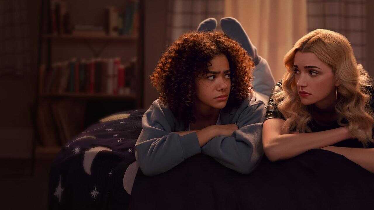 NL - GINNY & GEORGIA (2021) 0