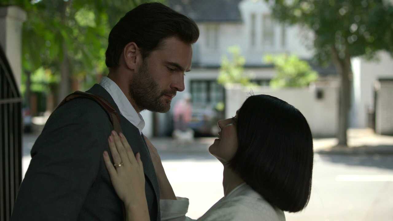 IN - Behind Her Eyes 4
