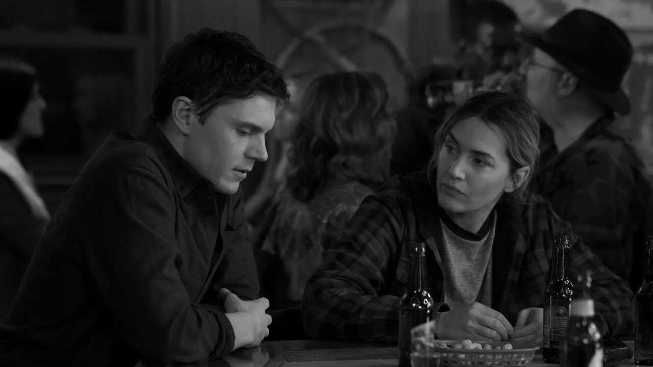 SC - Mare of Easttown (2021) (US) 2