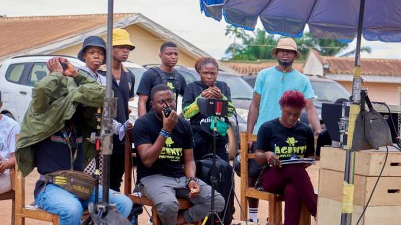 Agents Un Peu Trop Secrets (2025) 0