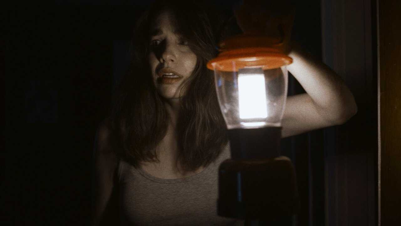 The Dead Girl in Apartment 03 0