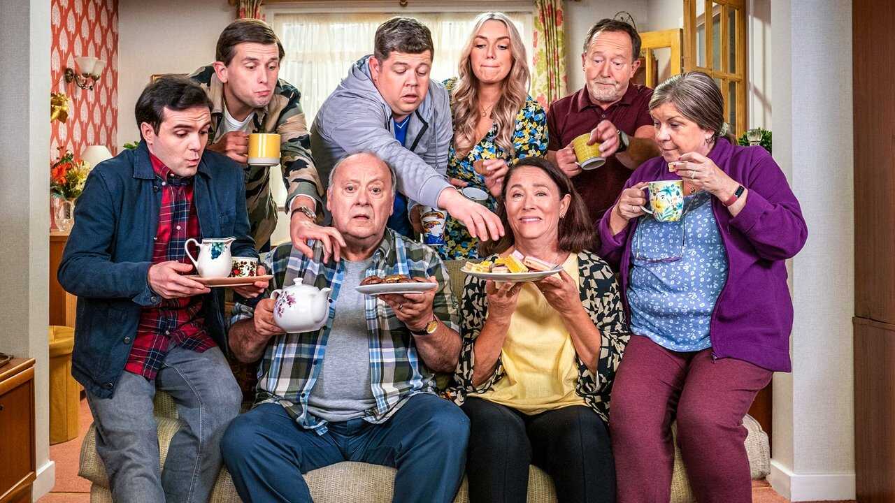 EN - Two Doors Down (2016) 4