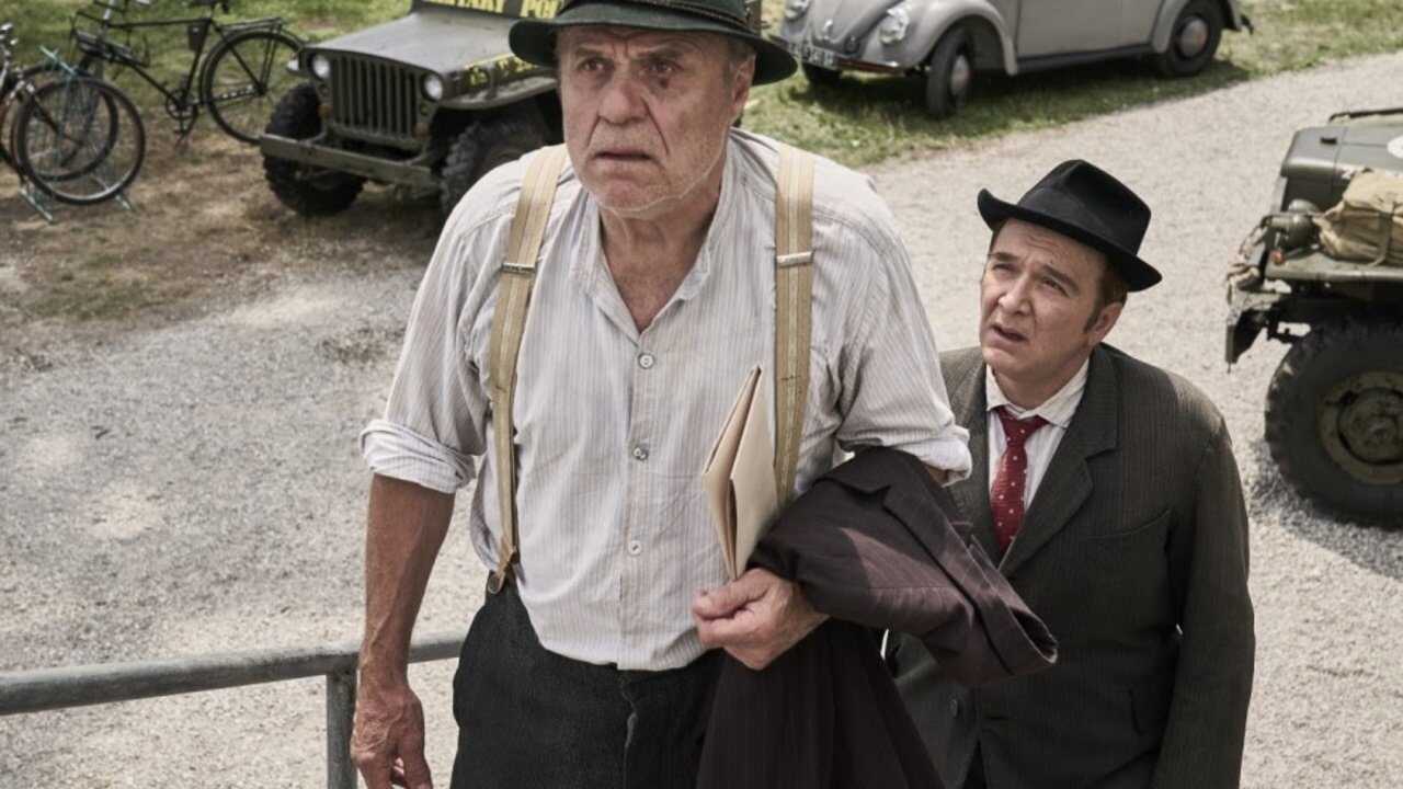 Zwei Herren im Anzug (2018) 0