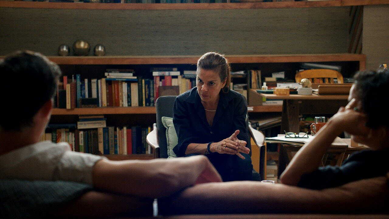 EN - Couples Therapy (2019) (US) 4
