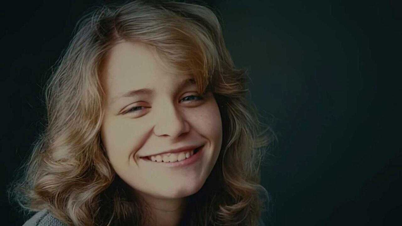 Girl in the Picture (2022) 0