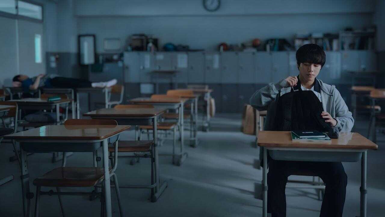 EN - Weak Hero (2022) 3