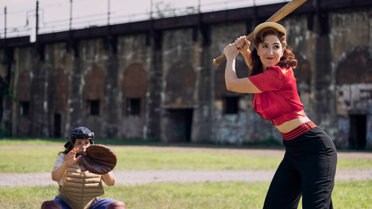 EN - A League of Their Own (2022) (US) 4