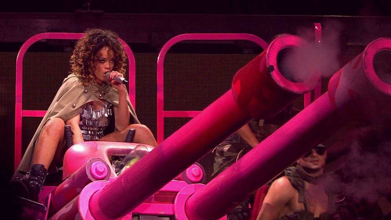 Rihanna: Loud Tour Live At The O2 (2012) 0
