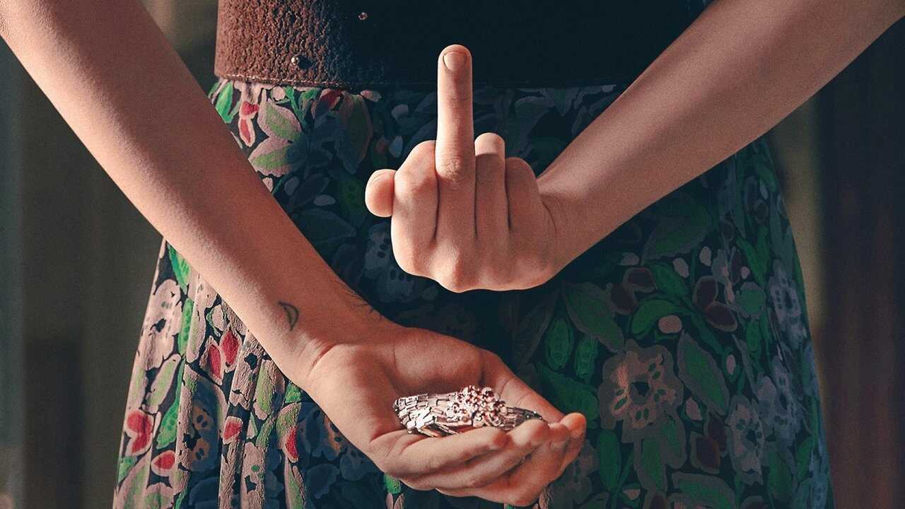 EX - The Lying Life of Adults (2023) 1