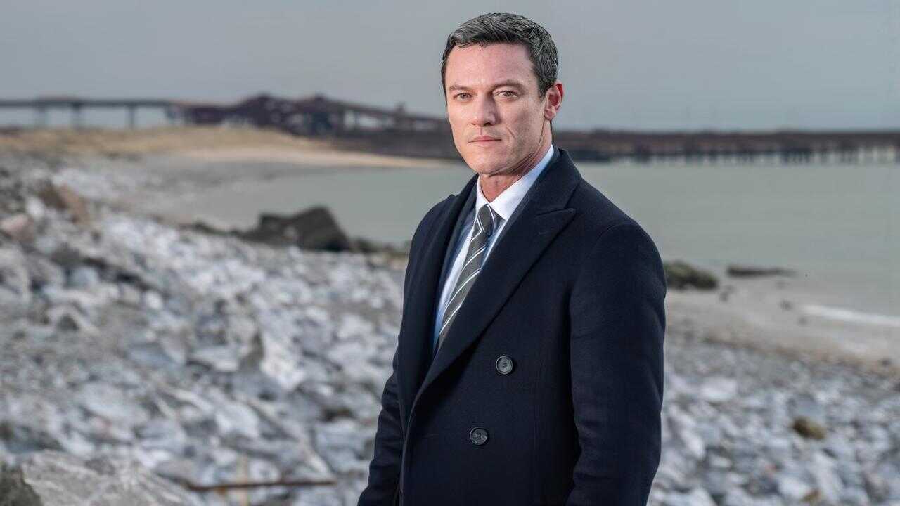 EN - The Pembrokeshire Murders (2021) 3