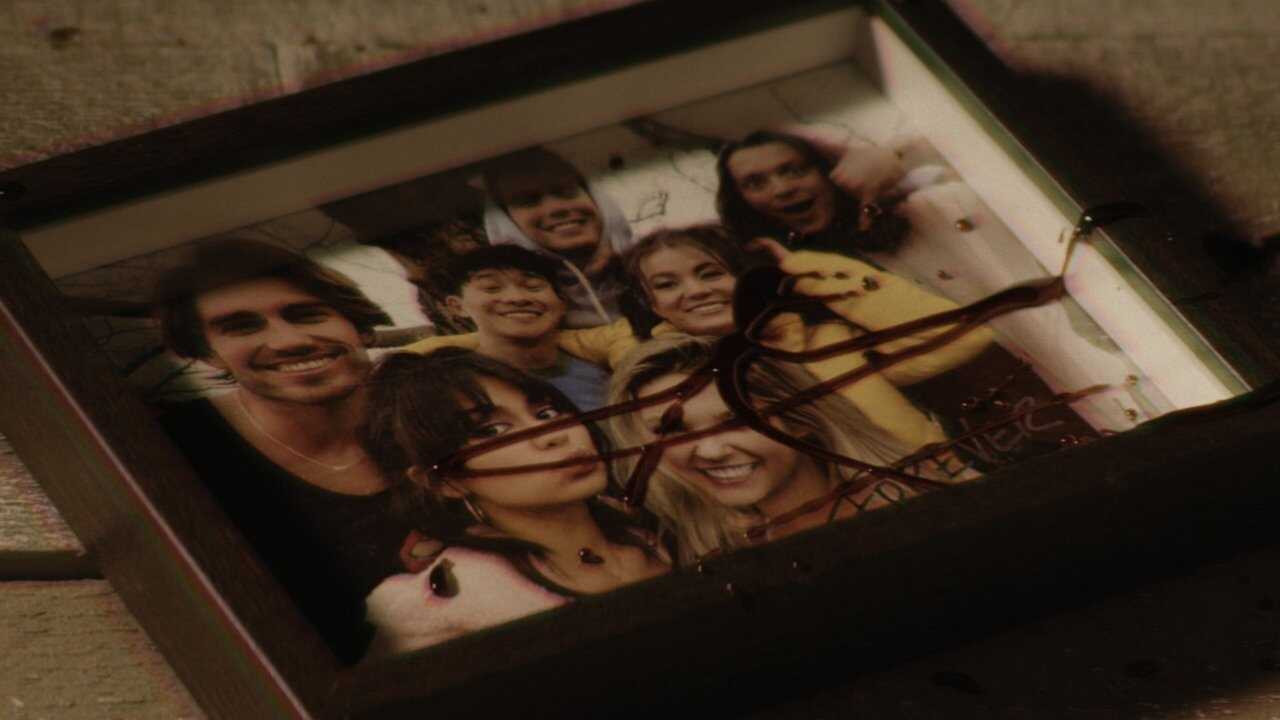All My Friends Are Dead (2021) 0