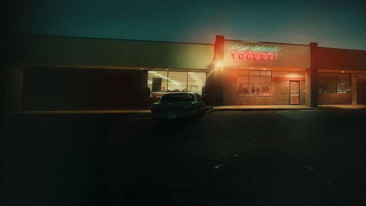 ES - Los asesinatos de la tienda de yogur (2025) (US) 0