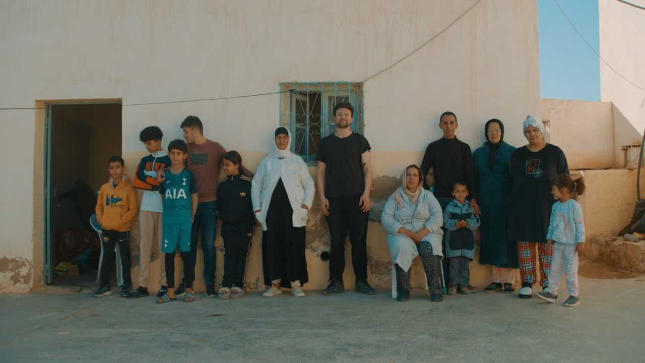 NL- DAG VREEMDE MAN 0