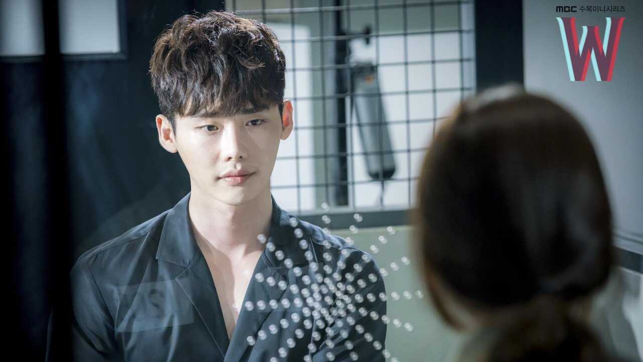 IN - W: Two Worlds Apart (2016) 3